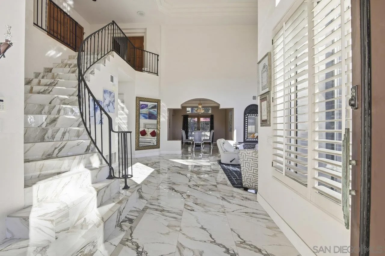 10405 White Birch Dr