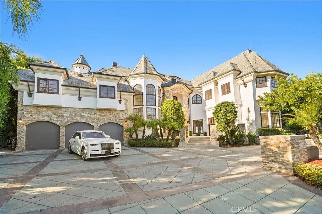 13320 Mulholland Drive
