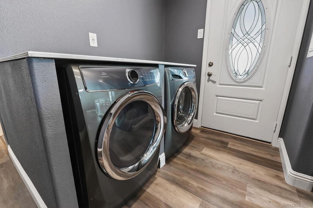 Photo of 220 Camino Corto #SPC 100, Vista, CA 92083 (MLS # 260003535)