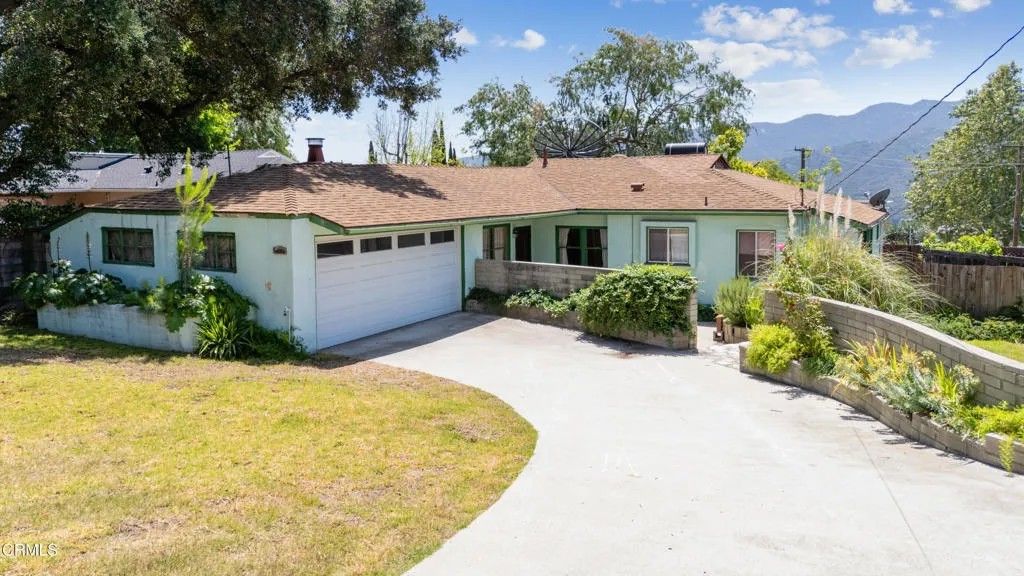 Photo of 3044 Orange Avenue, La Crescenta, CA 91214 (MLS # P1-26889)