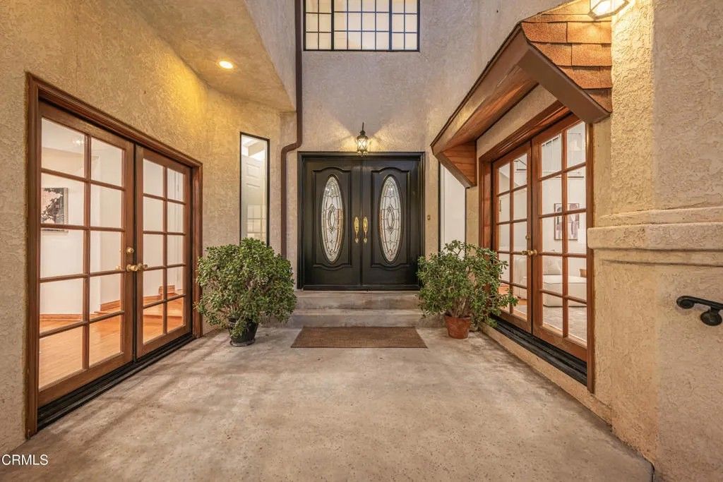 Photo of 3851 4th Avenue, Glendale, CA 91214 (MLS # P1-26243)