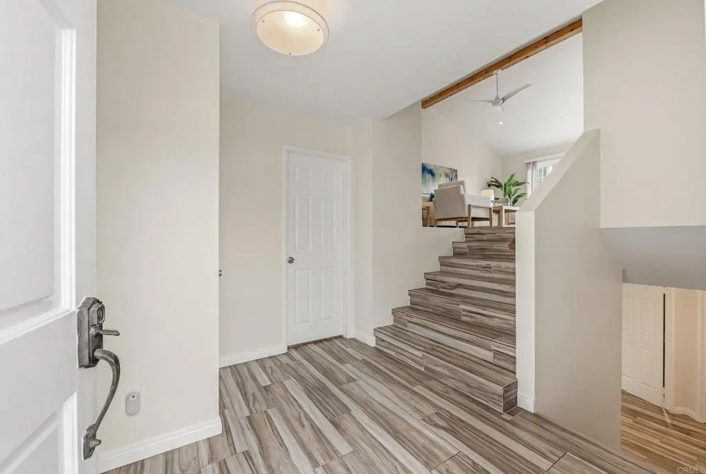 2807 Valley Vista Way