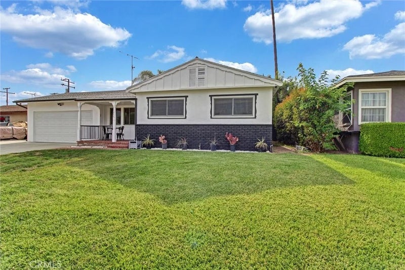 1247 Devon
