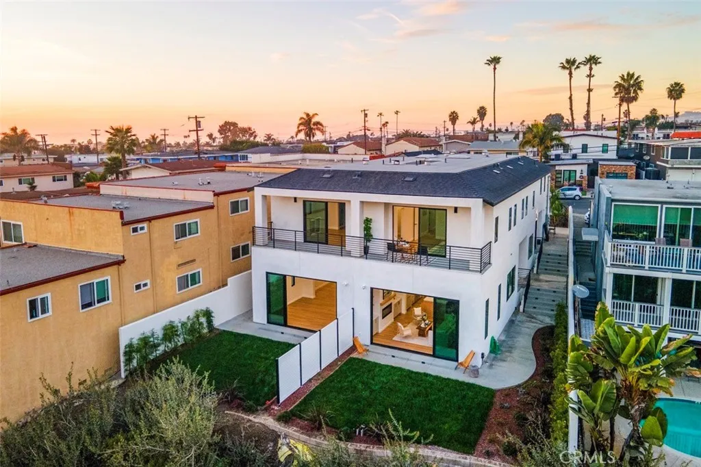 229 Avenida Monterey A