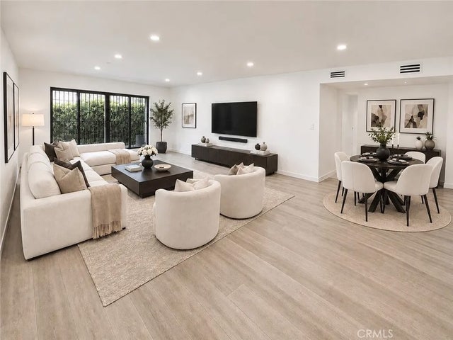 6771 Springpark 208A #208A, Los Angeles