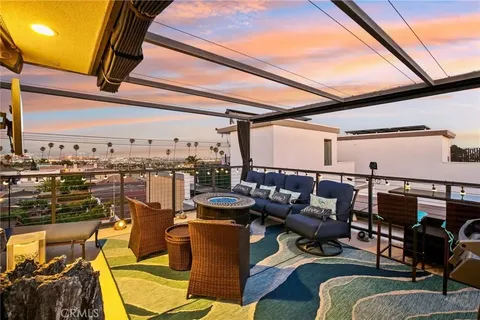 1833 S Mesa Street, San Pedro, CA 90731 - #: SB25119176