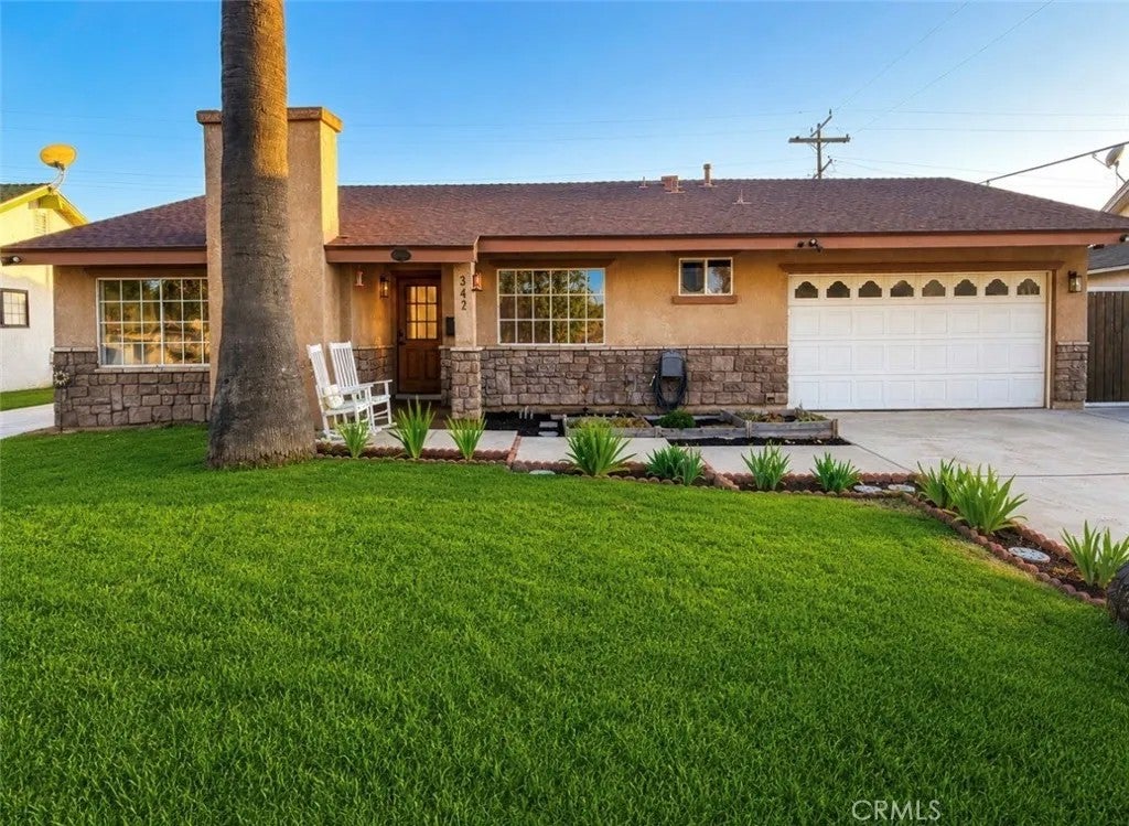 Photo of 342 E Gilmore Drive, Corona, CA 92879 (MLS # SW26130086)