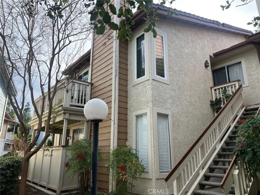 Photo of 2402 Pleasant Way #H, Thousand Oaks, CA 91362 (MLS # SR26070313)