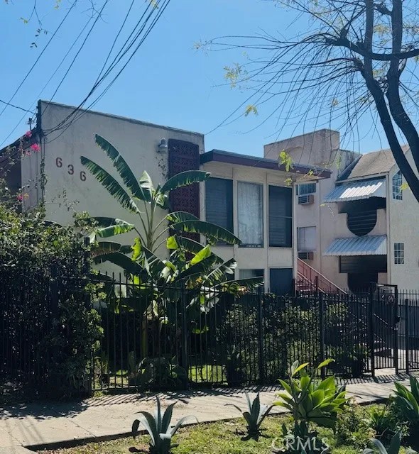 636 Robinson Street