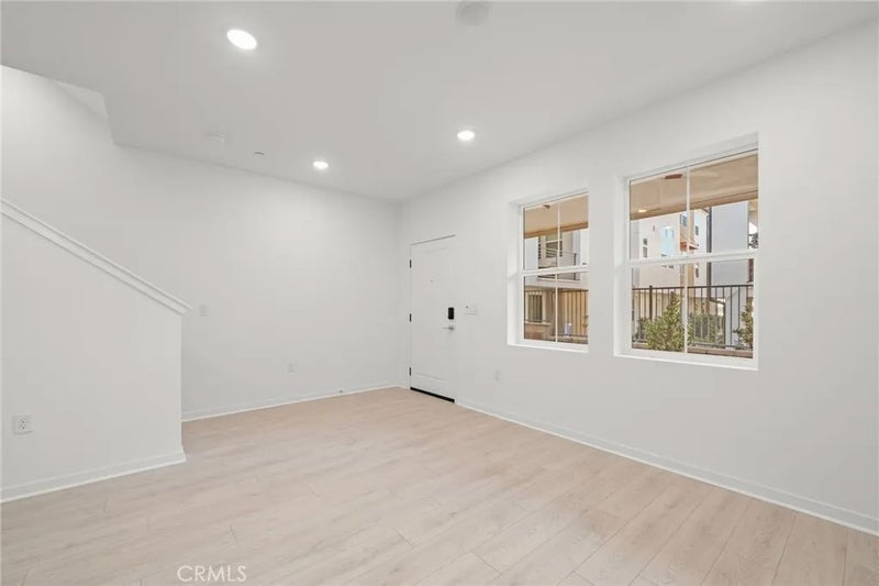 463 Paradiso Place