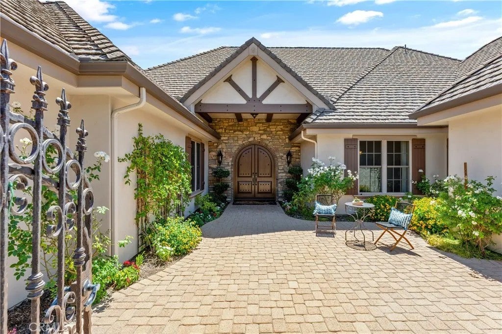22121 Lynx Court