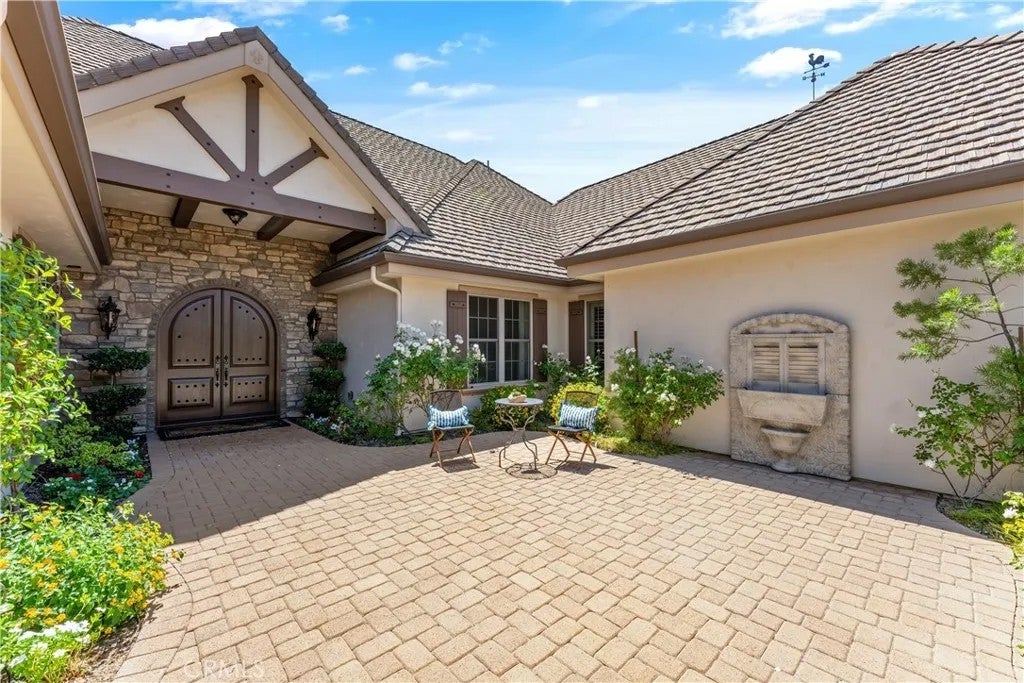 22121 Lynx Court