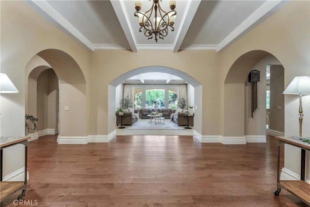 22121 Lynx Court