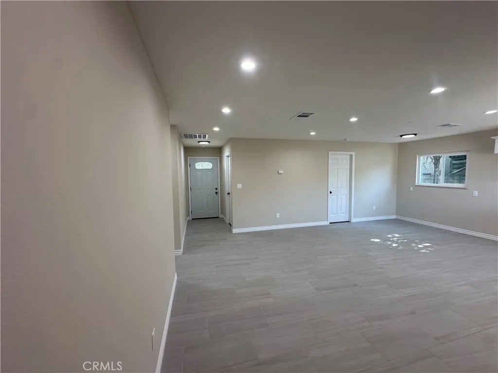 560 W 10th Street