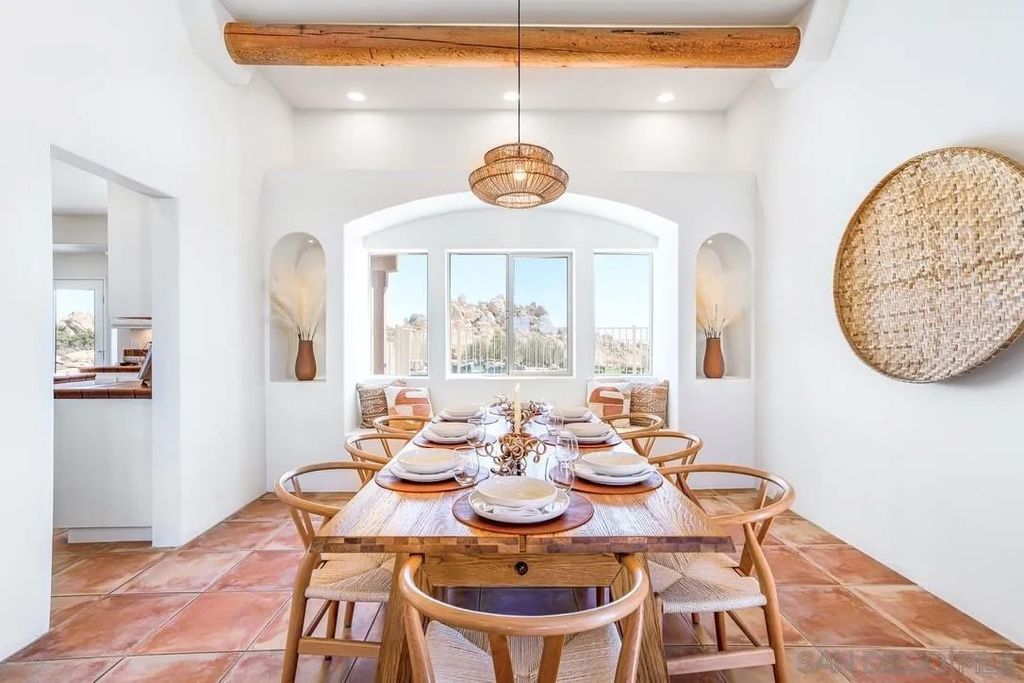 Photo of 57388 Manzaniata Drive, Yucca Valley, CA 92284 (MLS # 260003759)