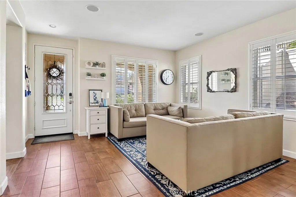 33380 Scarborough Ln