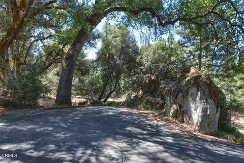 Tiny photo for 39955 Rd 428, Oakhurst, CA 93644 (MLS # V1-33054)