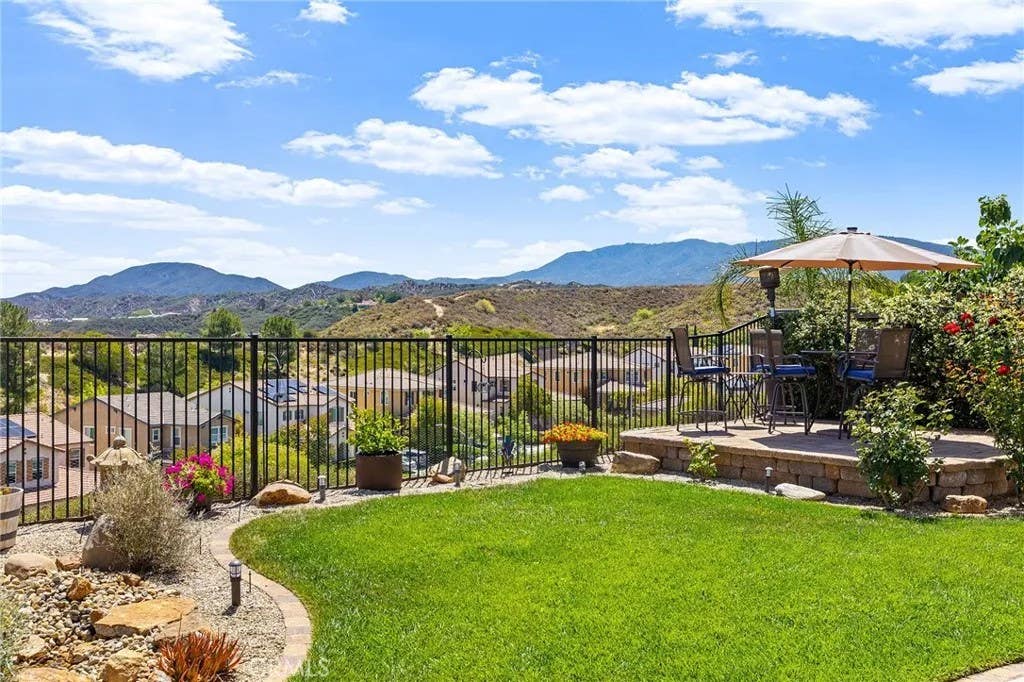 Photo of 45836 Camino Rubi, Temecula, CA 92592 (MLS # SW26120013)