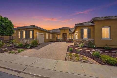 Photo of 363 Melbourne Glen, Escondido, CA 92026 (MLS # NDP2606864)