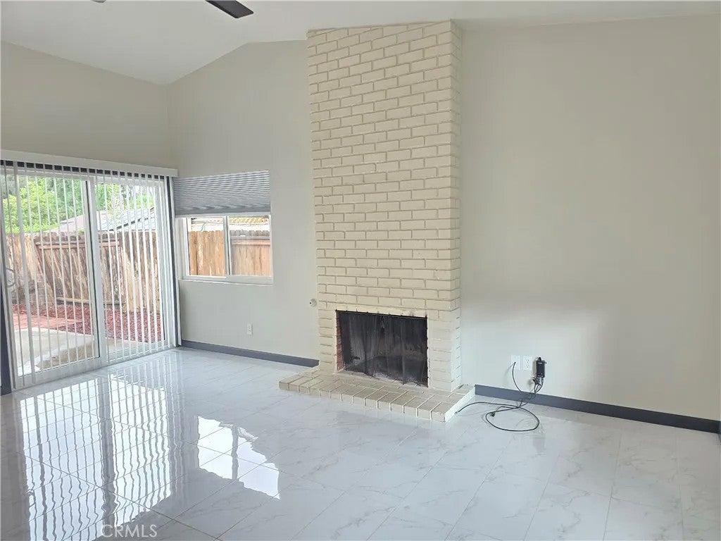 Photo of 827 Willow Tree LN, Fallbrook, CA 92028 (MLS # SW26207348)