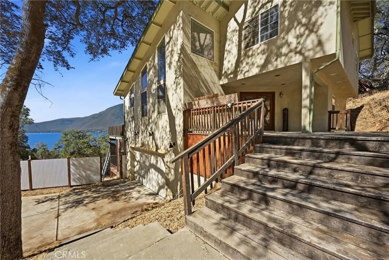 10737 Crestview