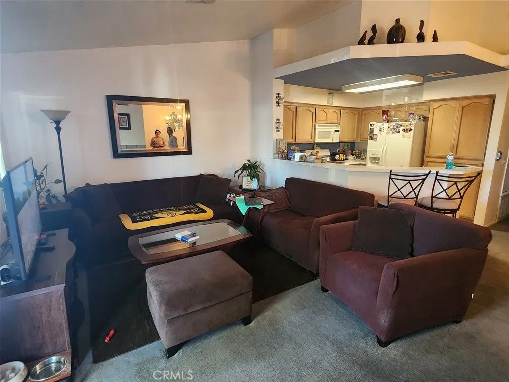 3402 Holly Grove