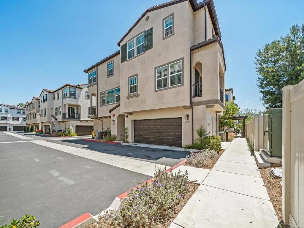 Photo of 2328 Columba Gln, Escondido, CA 92025 (MLS # NDP2509989)