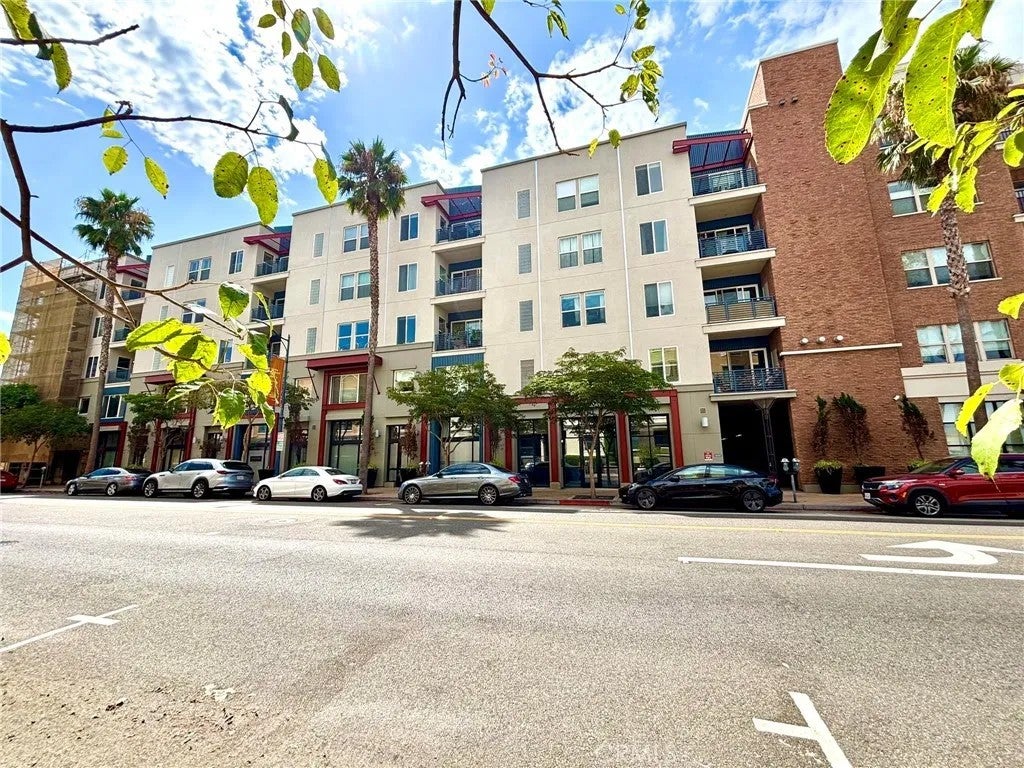 300 E 4th Street 422