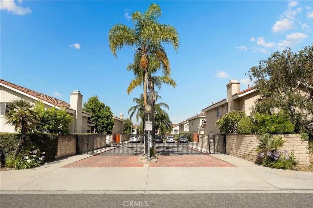 1322 Meadow Ln