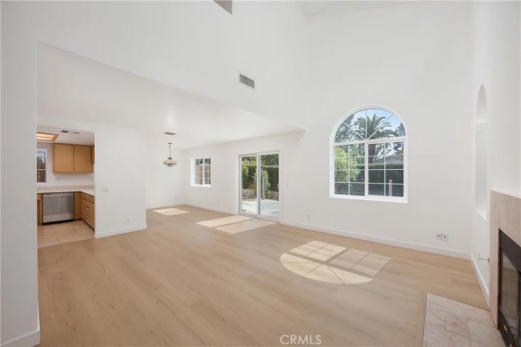 1322 Meadow Ln