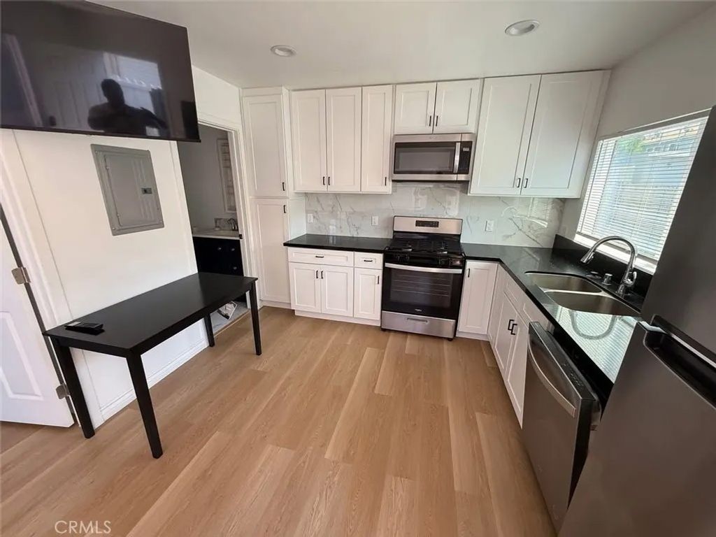 Photo of 12610 Martha Street #2, Valley Village, CA 91607 (MLS # SR26009943)