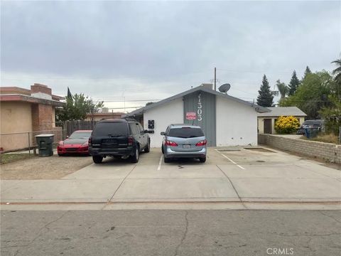 Photo of 1303 Washington Ave, Bakersfield, CA 93308 (MLS # CV26058597)