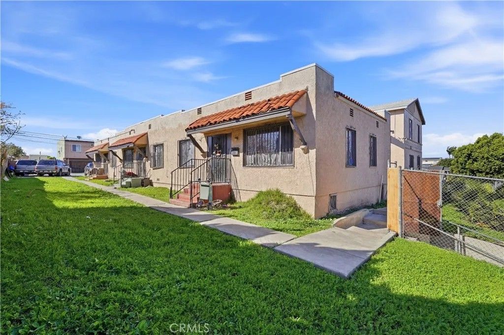 Photo of 11143 Van Buren Ave, Los Angeles, CA 90044 (MLS # SR26036537)