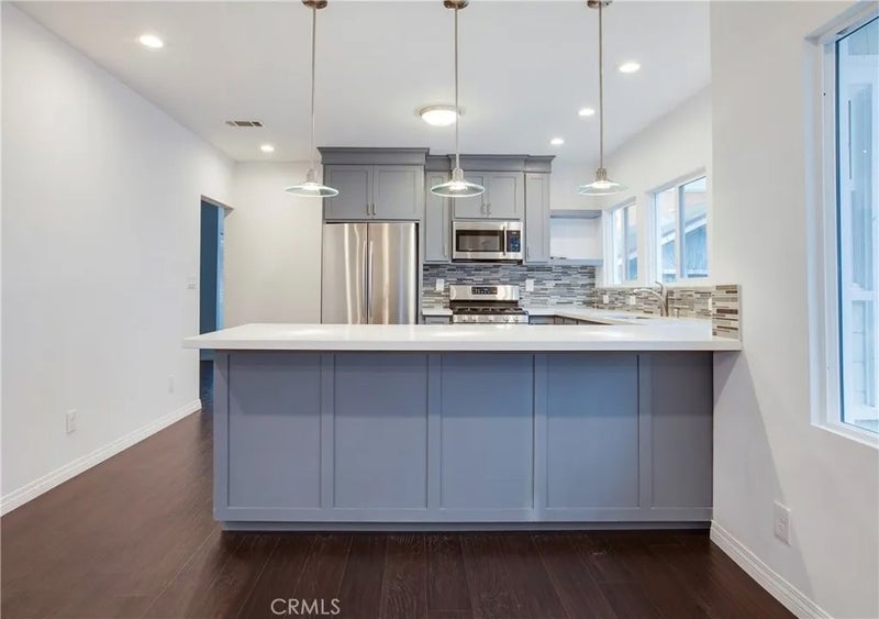 2765 W 8th