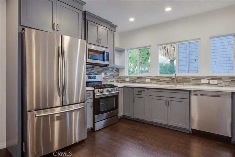 2765 W 8th