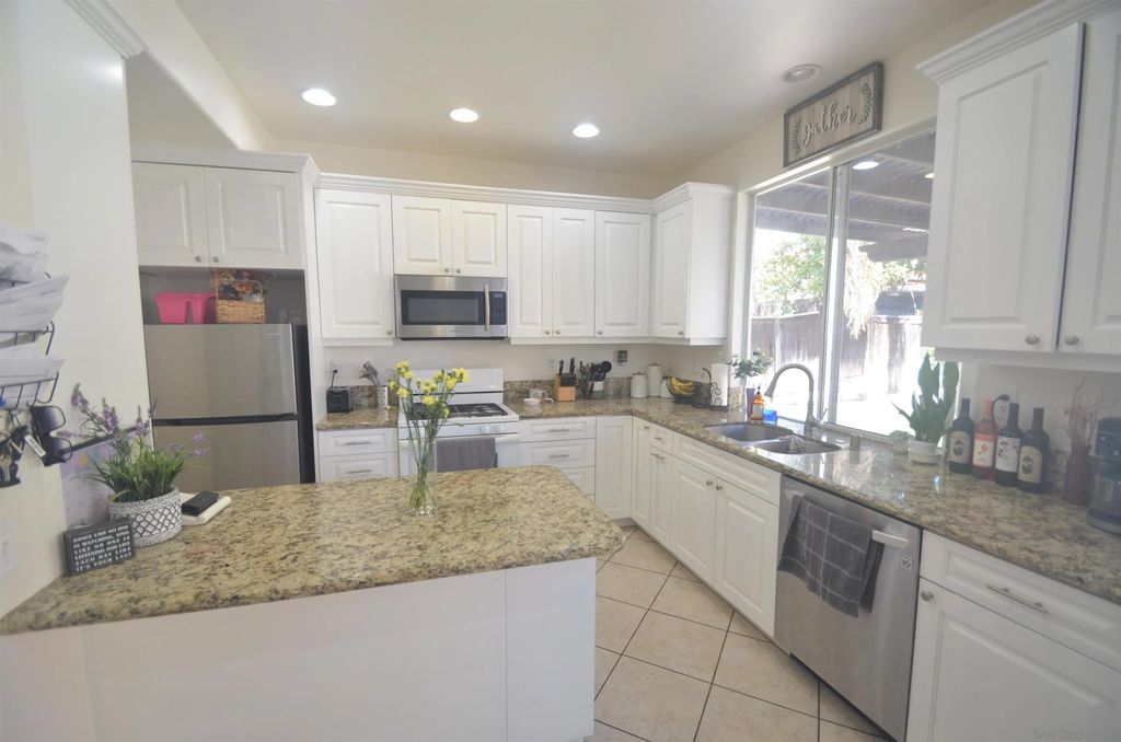 Photo of 1171 Plaza Miraleste, Chula Vista, CA 91910 (MLS # 260011062)
