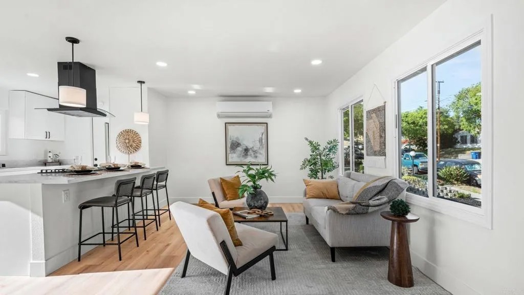 1636 Folkestone Street