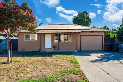 Photo of 567 E Street, Waterford, CA 95386 (MLS # MC26169920)