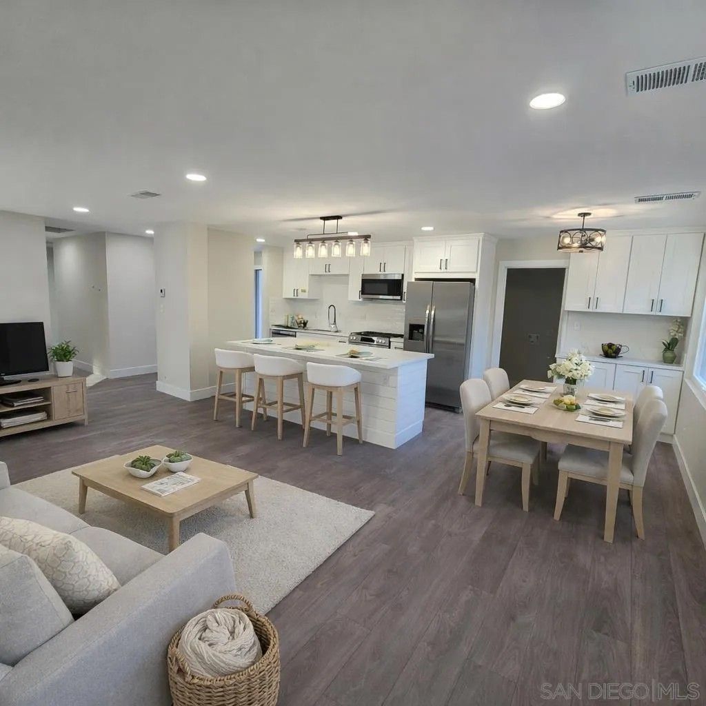 Photo of 8202 Beaver Lake Dr, San Diego, CA 92119 (MLS # 260003484)