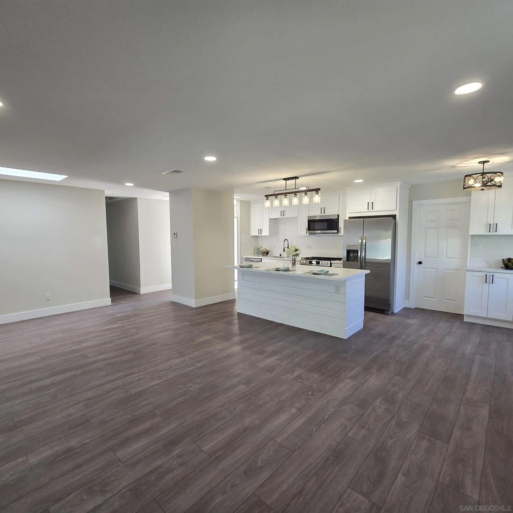 Photo of 8202 Beaver Lake Dr, San Diego, CA 92119 (MLS # 260003484)
