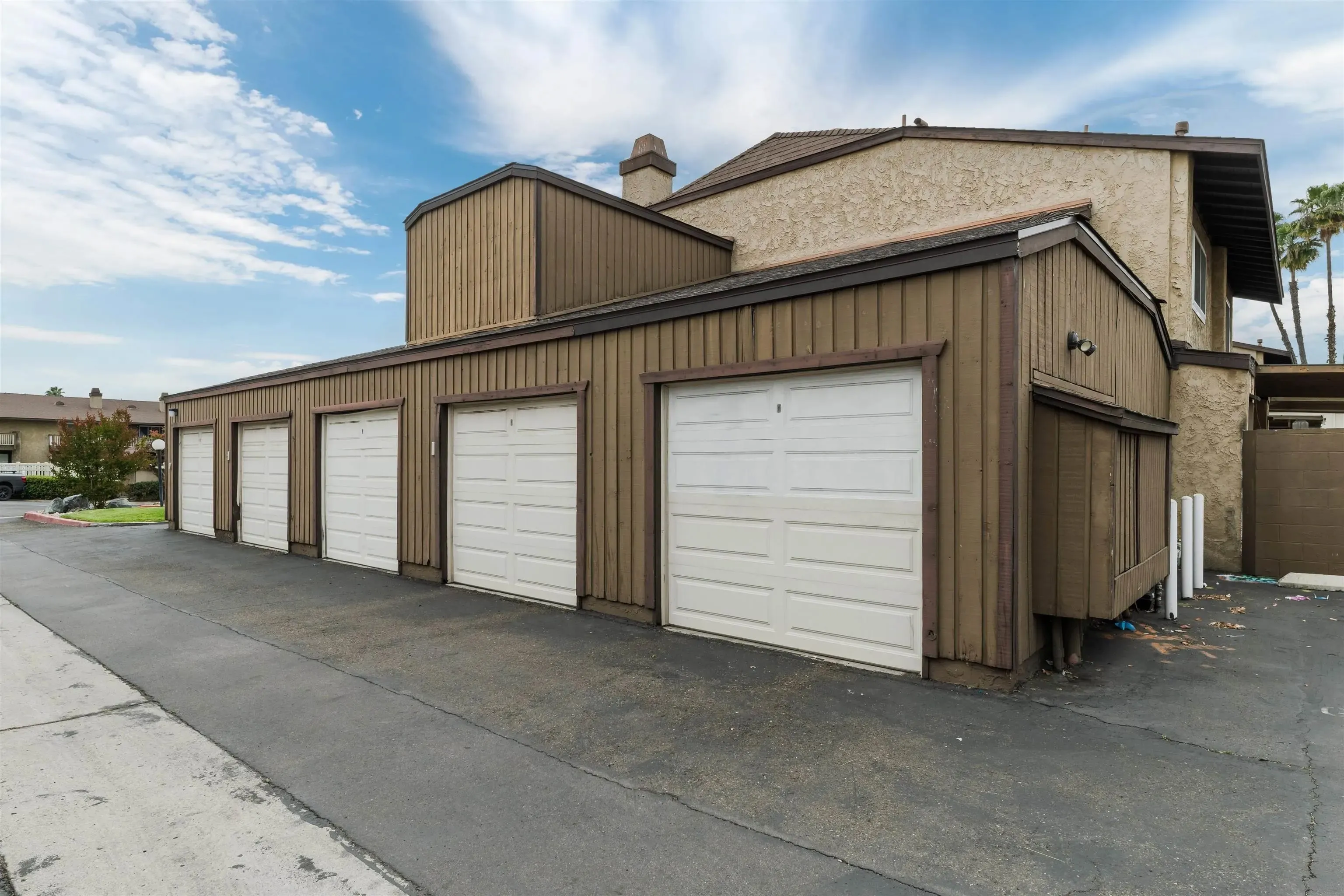 El Cajon, California 92021, United States, 2 Bedrooms Bedrooms, ,3 BathroomsBathrooms,Residential,Active,129055