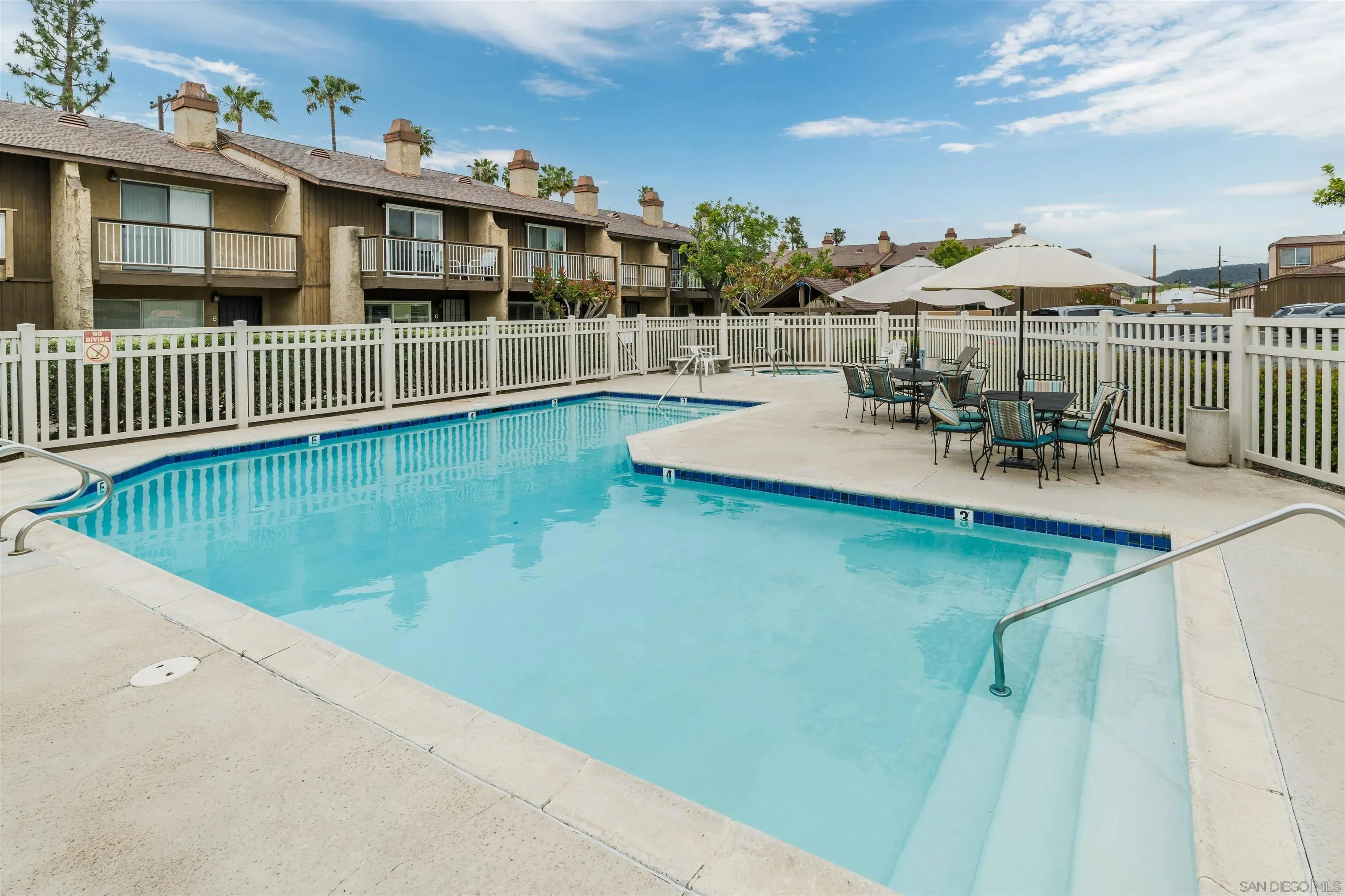 El Cajon, California 92021, United States, 2 Bedrooms Bedrooms, ,3 BathroomsBathrooms,Residential,Active,129055