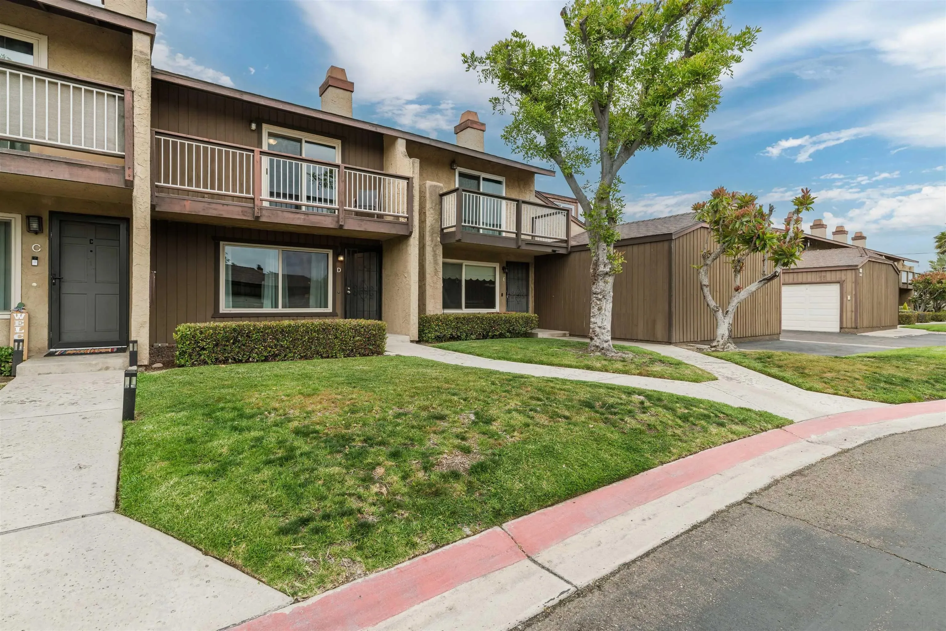 El Cajon, California 92021, United States, 2 Bedrooms Bedrooms, ,3 BathroomsBathrooms,Residential,Active,129055