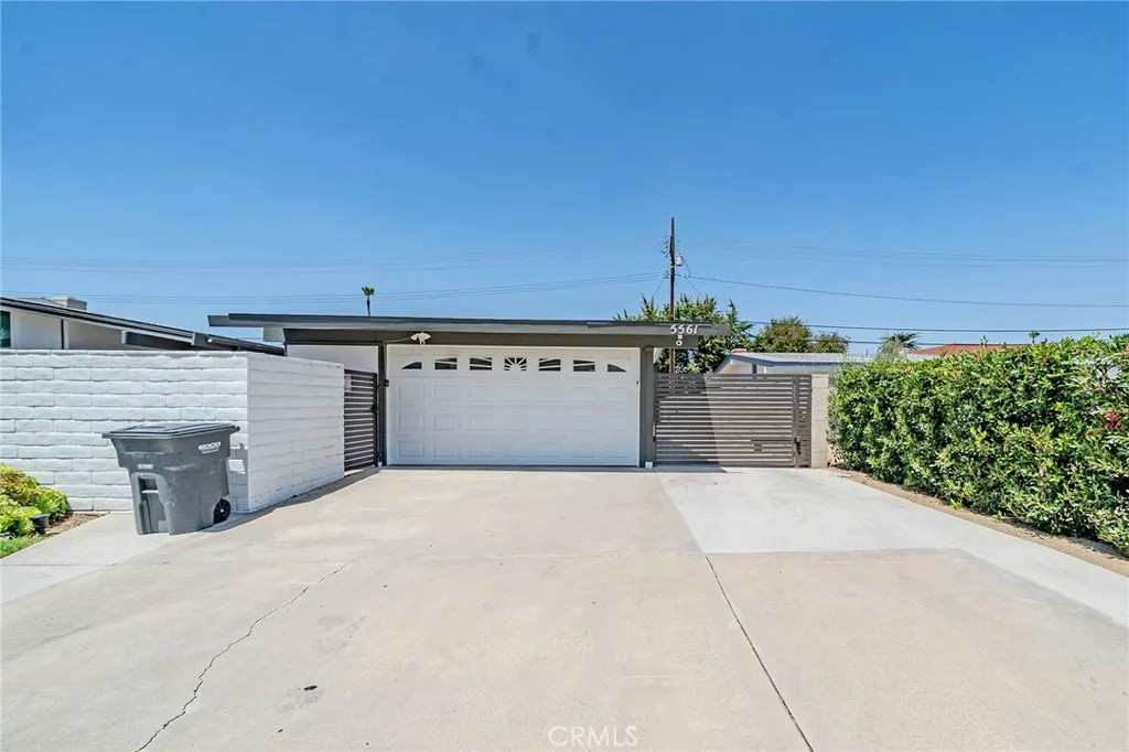 5561 Fox Hills