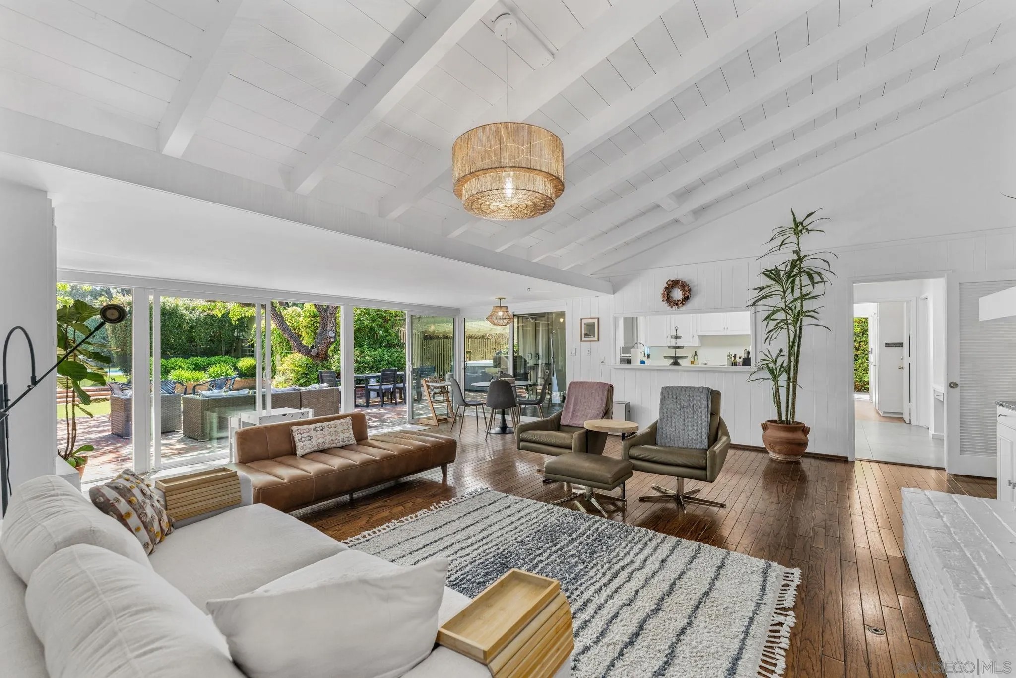 2315 Avenida De La Playa