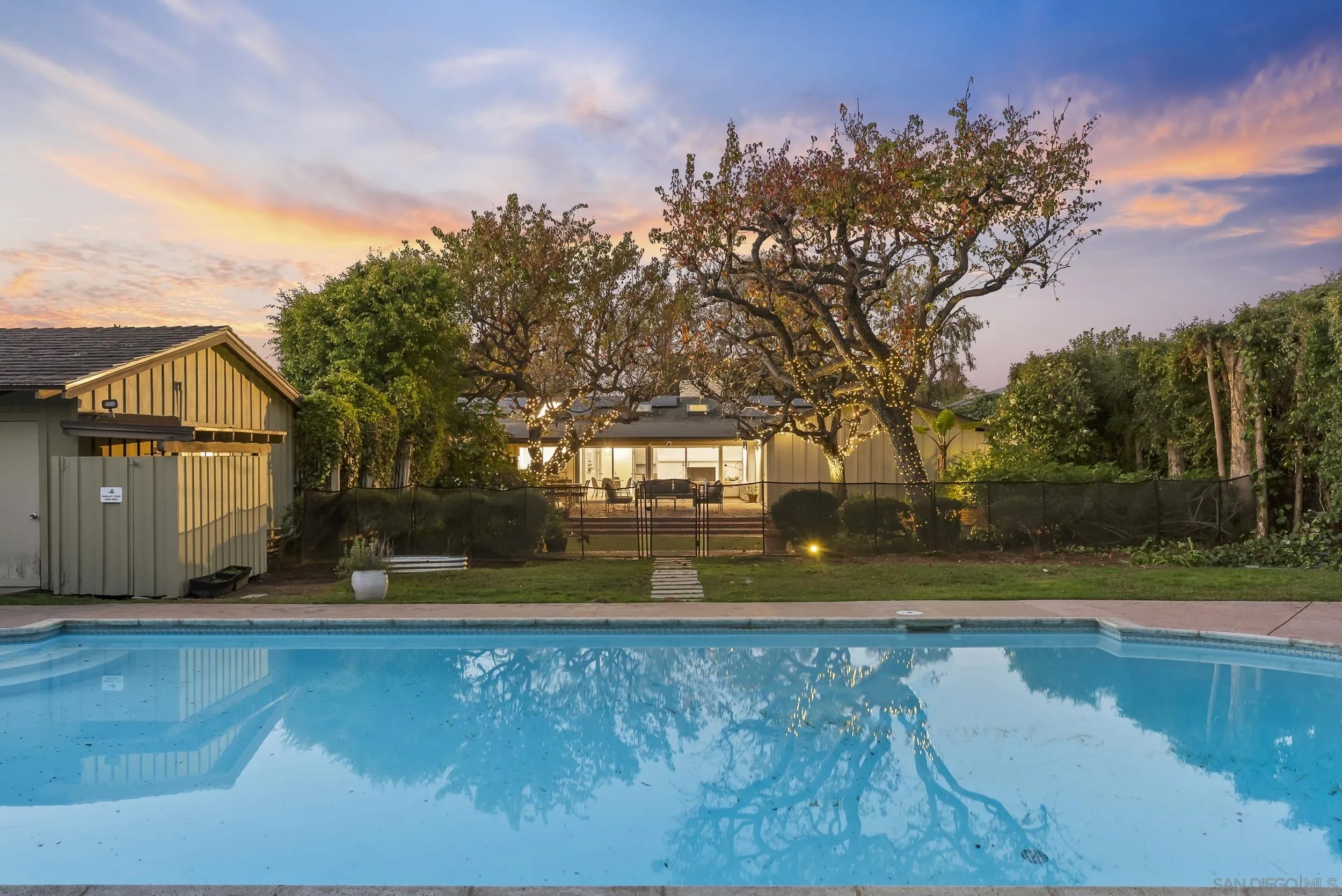 2315 Avenida De La Playa