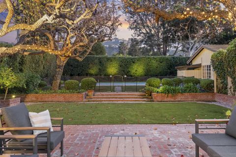 Photo of 2315 Avenida De La Playa, La Jolla, CA 92037 (MLS # 250046036)