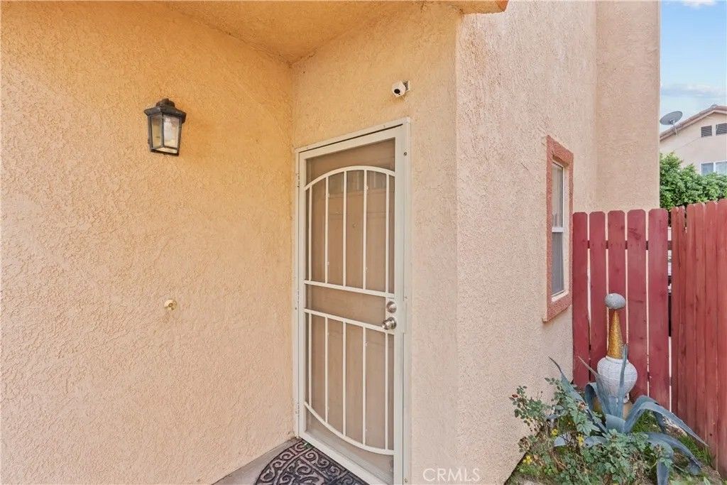 Photo of 9400 Burnet Ave #103, North Hills, CA 91343 (MLS # SR26015702)