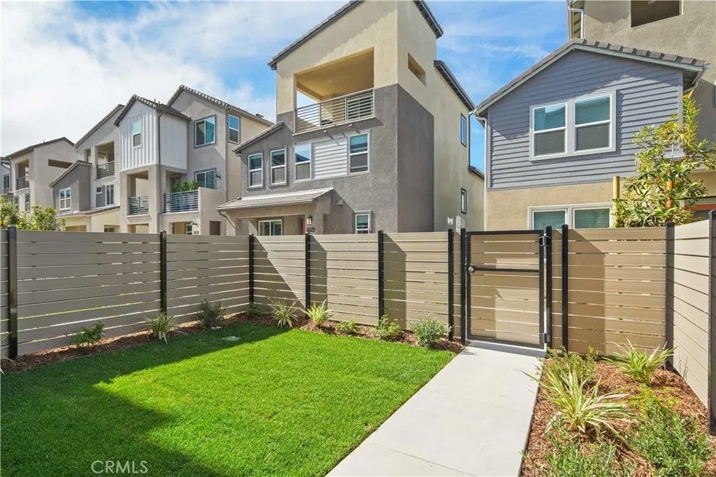 Photo of 27331 Bear Creek Lane, Valencia, CA 91381 (MLS # IV26071598)