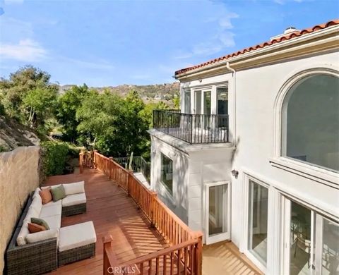 Tiny photo for 43 Flintlock LN, Bell Canyon, CA 91307 (MLS # SR26097294)